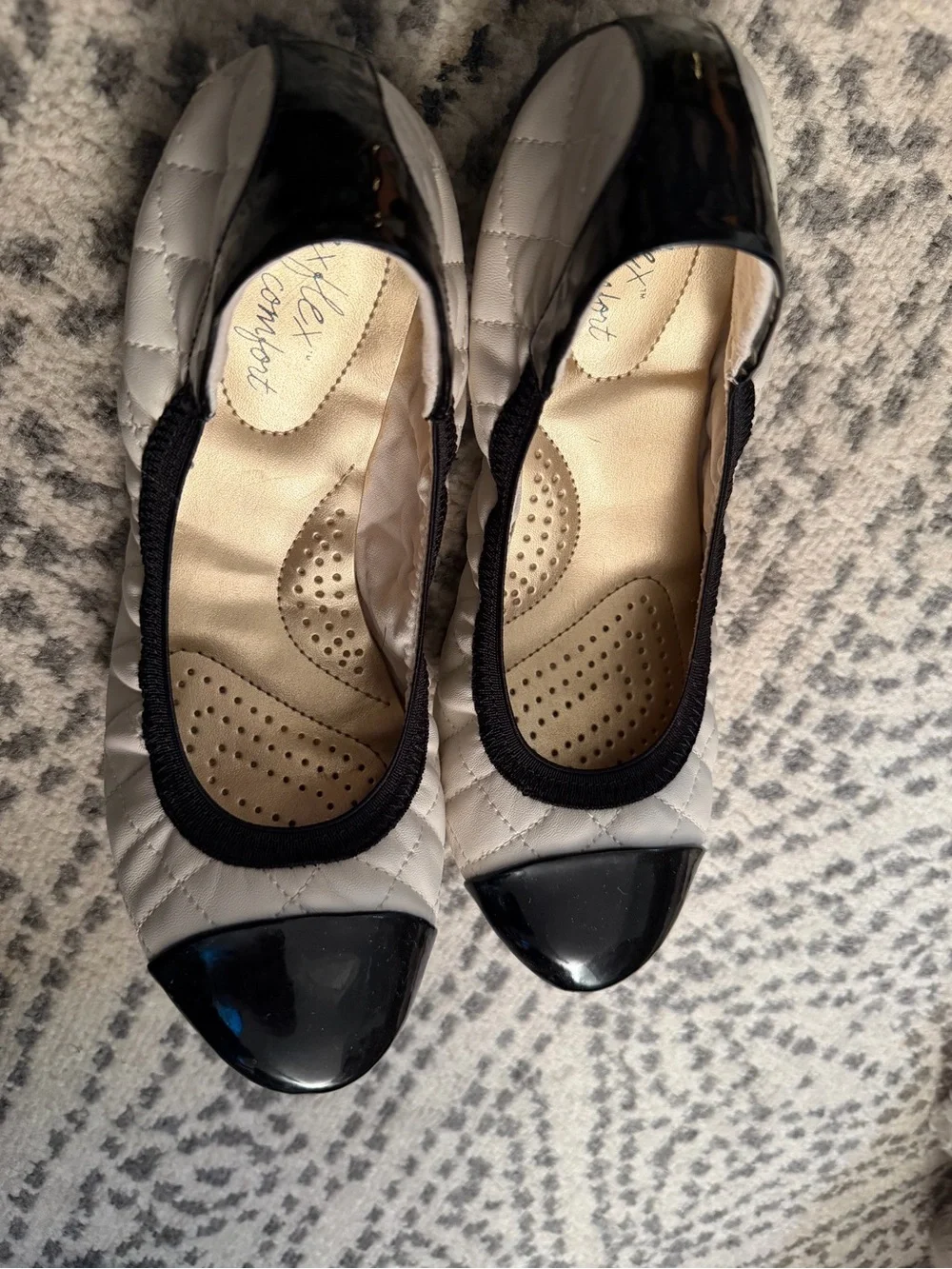dexflex comfort Quilted Gray and Black Cap-Toe Ballet Flats